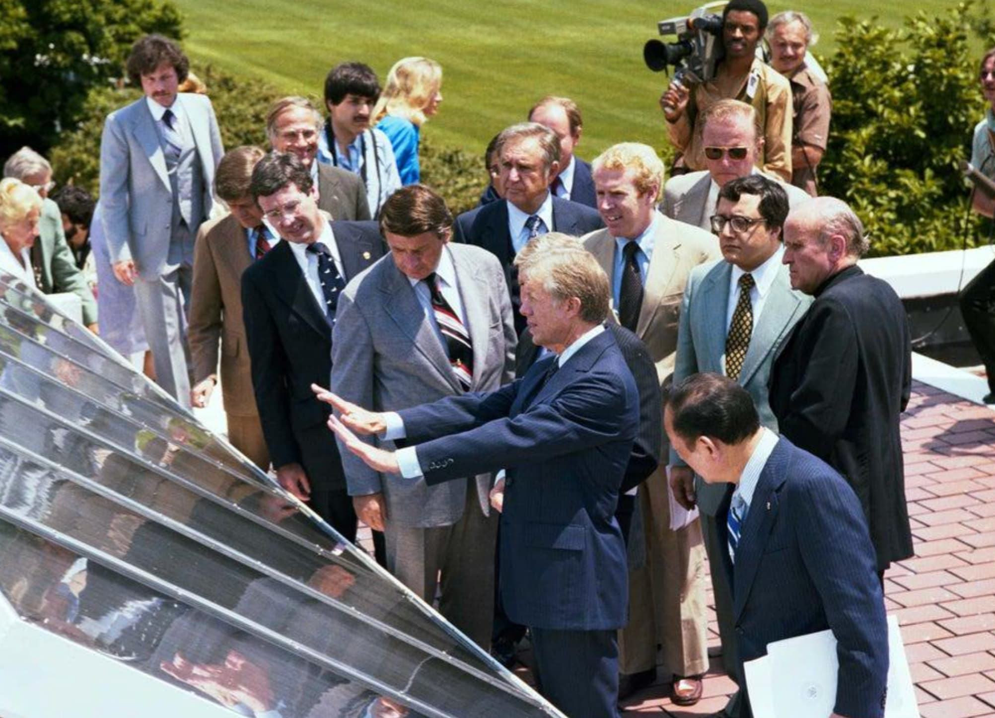 jimmy carter solar panels on the white house